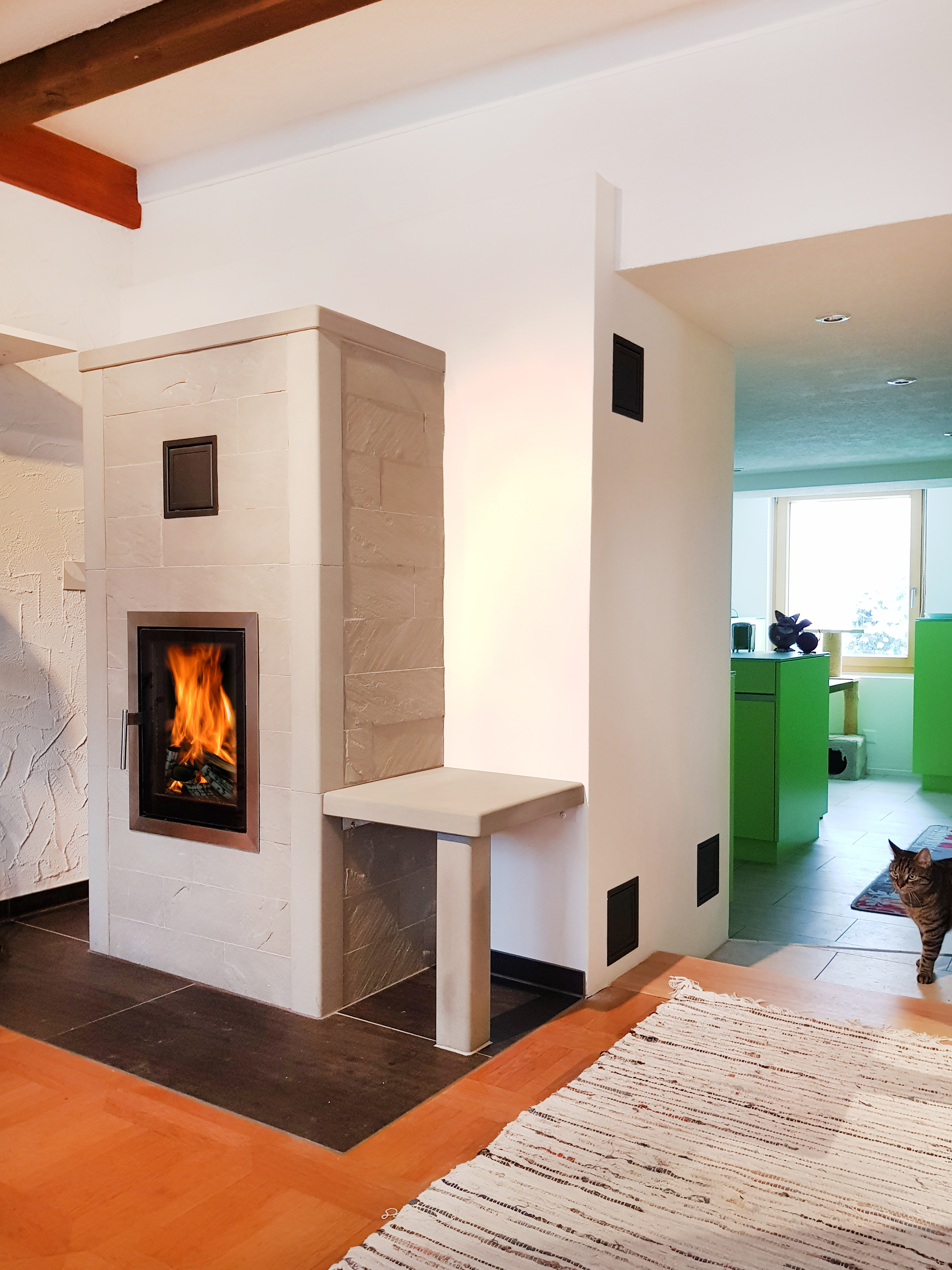 Speicherofen Cheddi mit Feuer
